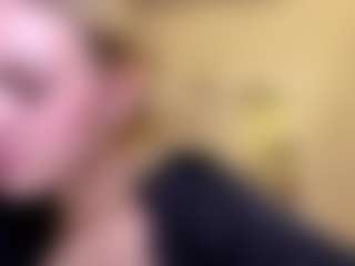 Live cam show with Mia - Blonde Hair Dildo on Dare Cams
