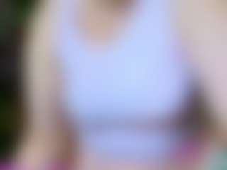 Live cam show with VeronikaGold - Blonde Hair MILF on Camsoda
