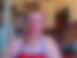 Live cam show with VeronikaGold - Interactivetoy on SmokeAndPoke