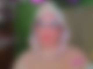 Live cam show with VeronikaGold - Interactivetoy on live18s.com