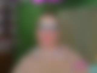 VeronikaGold's Live Sex Cam Show