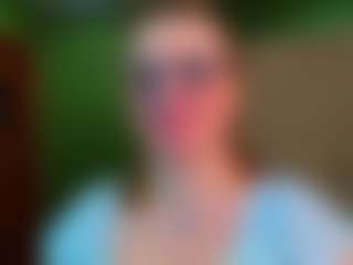 Live cam show with VeronikaGold - Shaved on Camsoda