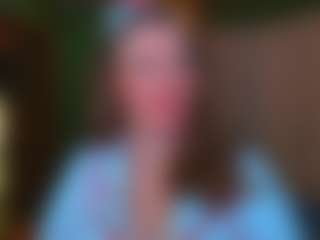 Live cam show with VeronikaGold - Shaved on Milfs Live