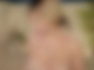 Live cam show with Eva - Doggy on CamClone