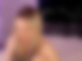 Live cam show with Eva - Upskirt on Dare Cams