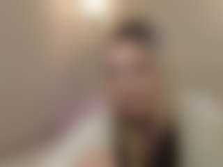 Live-Cam-Show mit Eva - Camel Toe auf Camsoda