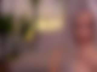 Live cam show with BarbieKara - Blonde Hair on livesuperchat.net