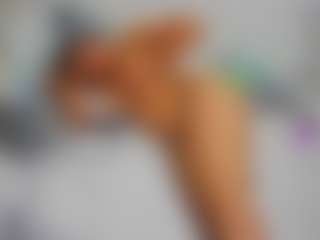Live cam show with Sophie - Red Hair on makecum.org
