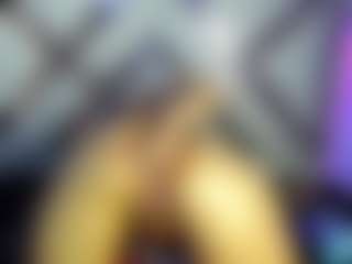 Live cam show with ladymooncs - Facial Piercings on Strip Flash - Live Sex Shows