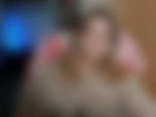 Live cam show with Foxy - Full Nudity on madthumbs