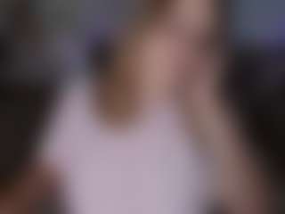 Live cam show with Foxy - Flirt on CamwithHer