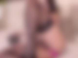 Live cam show with irisreid - Brown Hair MILF on xfollow cams