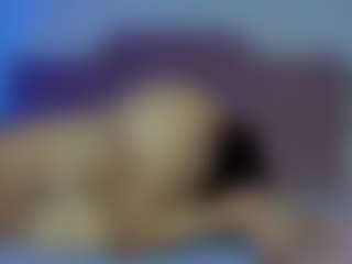 Live cam show with Bunny-Glow - Average on Cam Slut