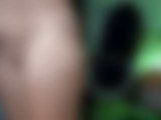 Live cam show with Bunny-Glow - Granny on studioflirtlive.com