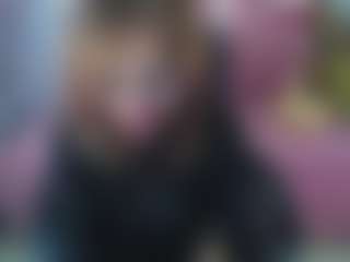 Abril-Ch MILF webcam performer live streaming