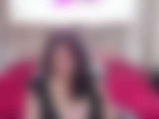Live cam show with chantalvedette - Middle Aged on Dolls Live