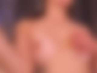 Live cam show with Oliviakis - Camel Toe on Camsoda