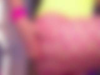 Live cam show with Oliviakis - Facial on Camsoda