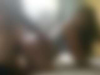DaisyBluCharlieB69's Live Sex Cam Show
