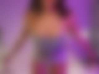 Live cam show with AileenButremovic - Skinny on Camsoda