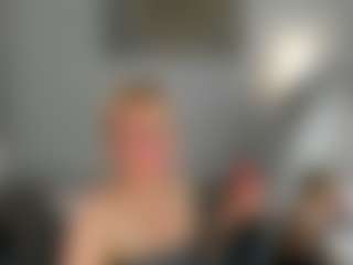 Live cam show with Ann - Skinny MILF on eurowanks.com