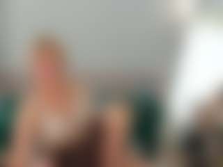 Live cam show with Ann - Athletic Middle Aged on Camming Site