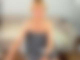 Live cam show with Ann - Middle Aged on Instabang