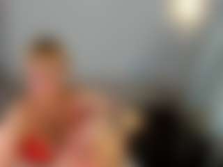 Live cam show with Ann - Skinny MILF on Camsoda