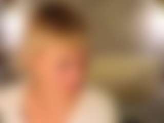 Live cam show with Ann - Skinny MILF on slutload