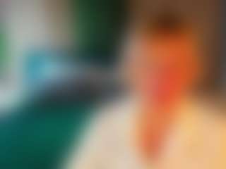 Live cam show with Ann - Middle Aged on CamClone