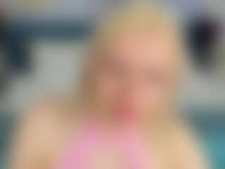 Live cam show with Kate - Camel Toe on infinitiblacc.com