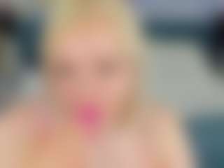 Live cam show with Kate - Blonde Hair Petite on Camsoda
