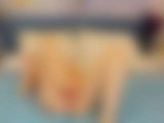 Live cam show with Kate - Camel Toe on Camsoda