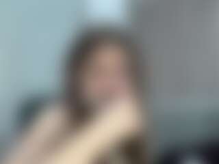 Live cam show with Kary - Cooking on xDating