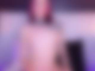 Live cam show with Meegan-red - Green Eyes on Camsoda
