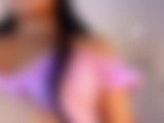 Live cam show with Melannyy - Athletic MILF on Hubzter Live