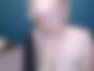 Live cam show with NADINNNE34k - Huge on Soda Cam