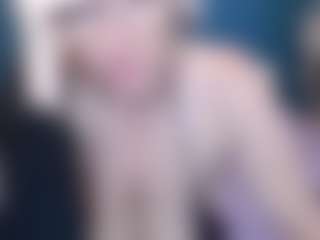Live cam show with NADINNNE34k - Huge on Milf Play
