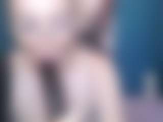 Live cam show with NADINNNE34k - Huge on UwU Esports