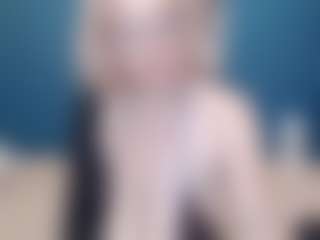 Live cam show with NADINNNE34k - Huge on AdultVida.com