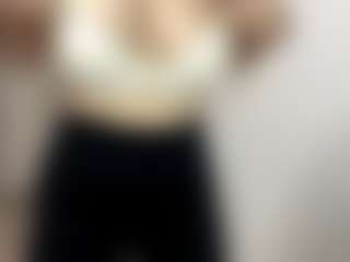 Live cam show with NylaJeffirs - Flashing on Gym Cam Girls