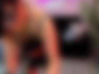 Live cam show with RikaSensual - Middle Aged on Gym Cam Girls