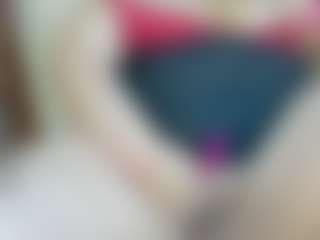 Live cam show with TiffanyMonrow - Facial on Camiplay Live
