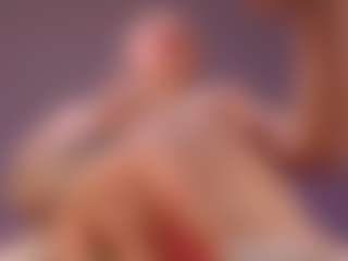 Live cam show with Betty-Ross - Facesitting on Camsoda