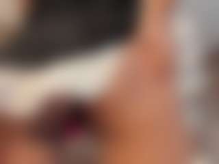 Live cam show with Vanessa - Small Tits on SxyPornLive