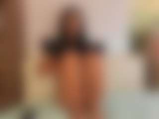 Live cam show with Vanessa - Petite on Lustler