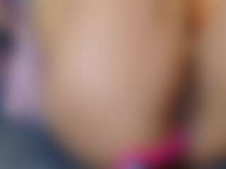 Brunette-Candy's Live Sex Cam Show