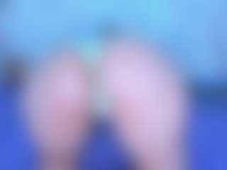 Live cam show with emilywilsson27 - Butt Plug on Camsoda
