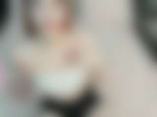 Spettacolo in cam dal vivo con Tori - Hippie su Camsoda