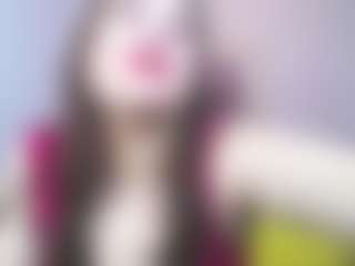 Show de cam en vivo con Oliviia-Ch - Facial en Camsoda